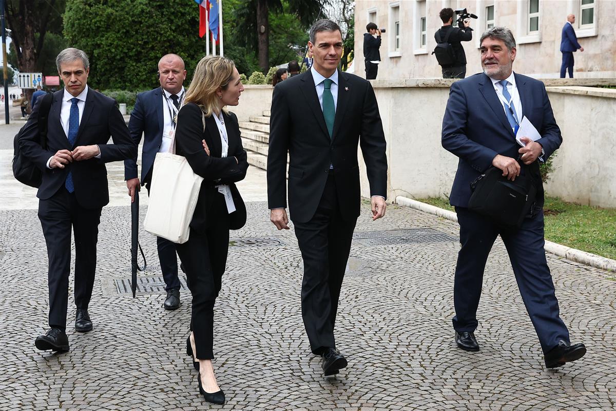 16/05/2025. Pedro Sánchez asiste a la VI Cumbre de la Comunidad Política Europea. El presidente del Gobierno, Pedro Sánchez, a su llegada a ...