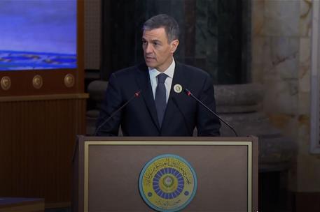 17/05/2025. Pedro S&#225;nchez asiste a la XXXIV Cumbre de la Liga de Estados &#193;rabes. El presidente del Gobierno, Pedro S&#225;nchez, durante su inter...