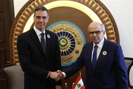 17/05/2025. Pedro Sánchez asiste a la XXXIV Cumbre de la Liga de Estados Árabes. El presidente del Gobierno, Pedro Sánchez, con el primer mi...
