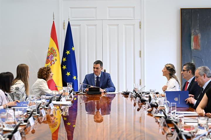 El presidente del gobierno durante la reunión