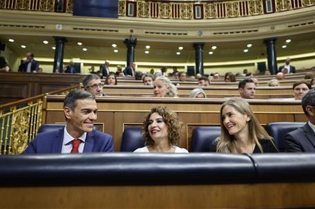 17/09/2025. Pedro Sánchez asiste a la sesión de control al Gobierno. El presidente del Gobierno, Pedro Sánchez, junto a la vicepresidenta pr...