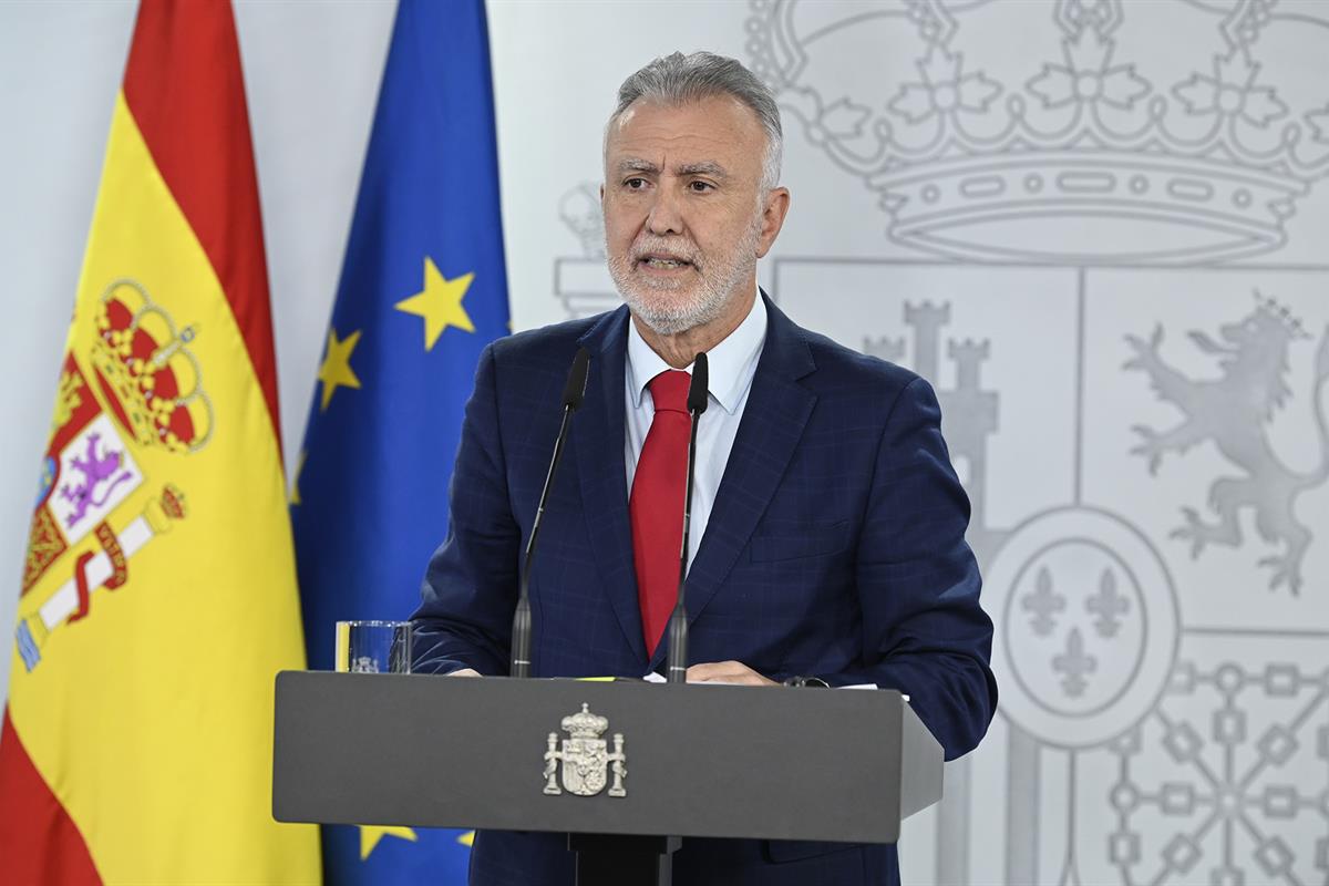 17/12/2025. Encuentro con el president de la Generalitat valenciana. El ministro de Política Territorial y Memoria Democrática, Ángel Víctor...