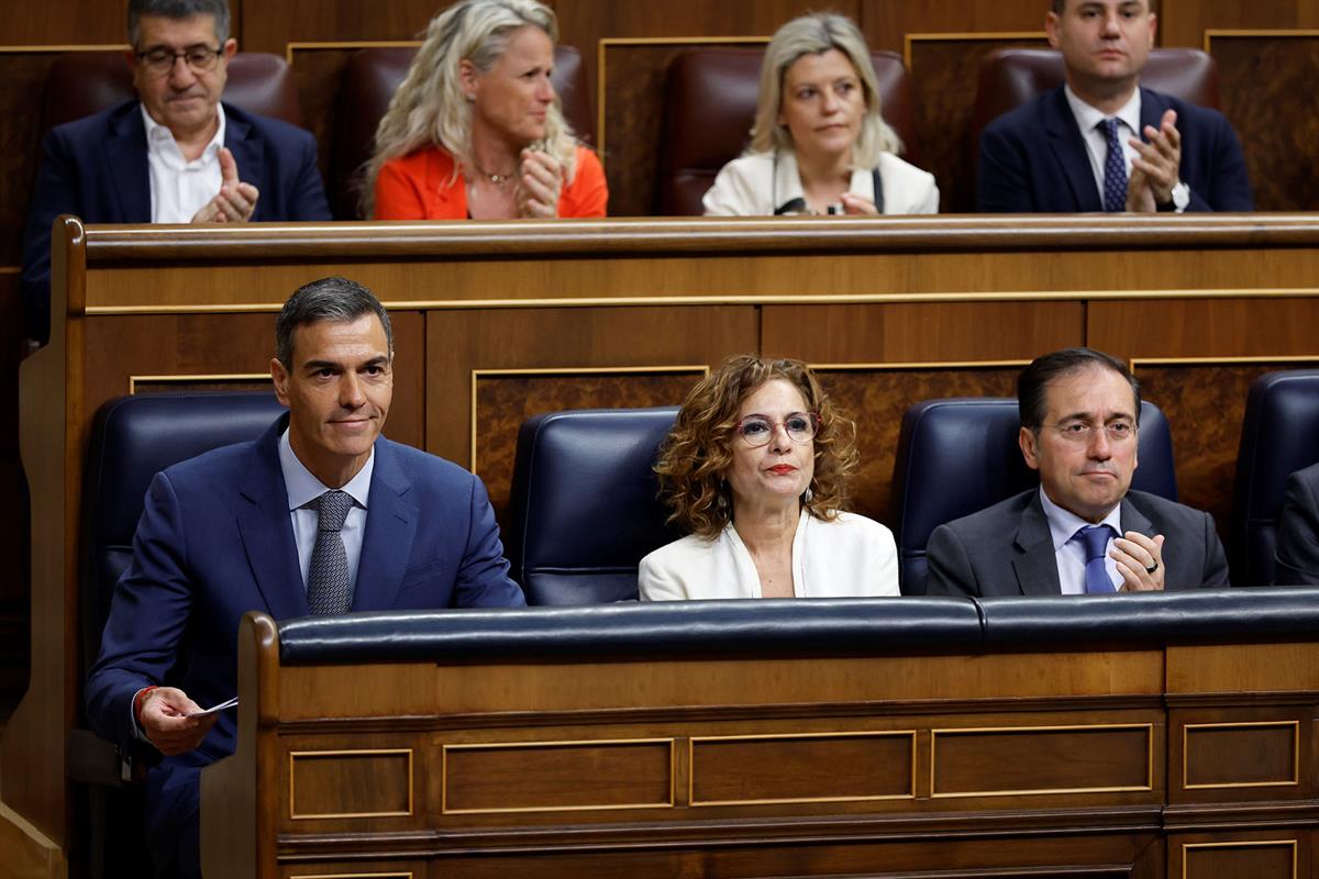 18/06/2025. Pedro Sánchez asiste a la sesión de control al Gobierno. El presidente del Gobierno, Pedro Sánchez, junto a la vicepresidenta pr...