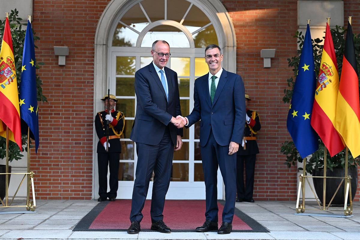 18/09/2025. Pedro Sánchez meets with German Chancellor, Friedrich Merz. The President of the Government of Spain, Pedro Sánchez, greets Germ...