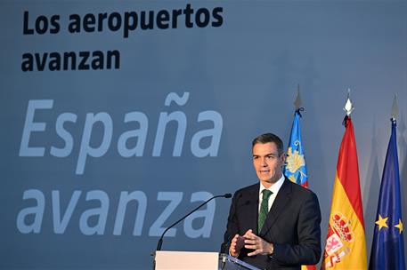 18/09/2025. Pedro Sánchez presenta la propuesta de inversiones de Aena para aeropuertos. El presidente del Gobierno, Pedro Sánchez, durante ...