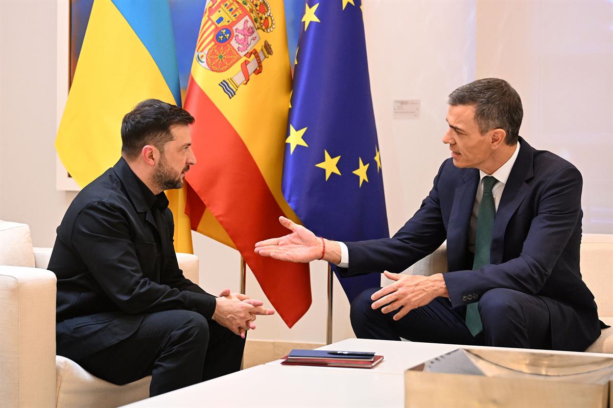 18/11/2025. El presidente del Gobierno recibe al presidente de Ucrania. El presidente de Ucrania, Volodímir Zelenski, y el presidente del Go...