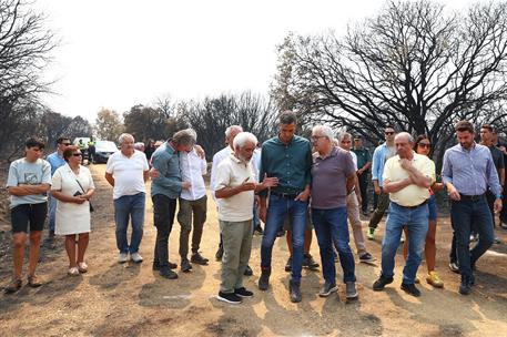 19/08/2025. Pedro Sánchez visita la zona afectada por los incendios en Molezuelas de la Carballeda (Zamora). El presidente del Gobierno, Ped...
