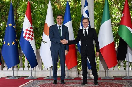 20/10/2025. XII Cumbre de los países del sur de la Unión Europea. El presidente del Gobierno, Pedro Sánchez, y el primer ministro de Esloven...