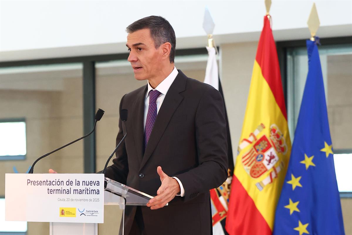 20/11/2025. Pedro Sánchez preside la presentación de la nueva terminal marítima de Ceuta. El presidente del Gobierno, Pedro Sánchez, durante...