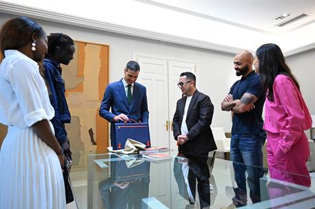 21/05/2025. Encuentro de Pedro Sánchez con creadores con motivo del Día de la Diversidad Cultural. El presidente del Gobierno, Pedro Sánchez...
