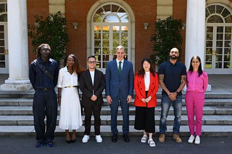 21/05/2025. Encuentro de Pedro Sánchez con creadores con motivo del Día de la Diversidad Cultural. El presidente del Gobierno, Pedro Sánchez...