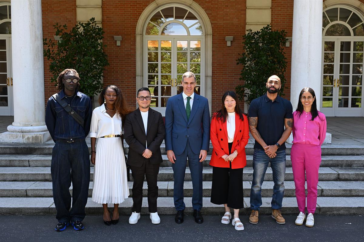 21/05/2025. Encuentro de Pedro Sánchez con creadores con motivo del Día de la Diversidad Cultural. El presidente del Gobierno, Pedro Sánchez...