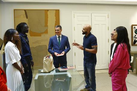 21/05/2025. Encuentro de Pedro Sánchez con creadores con motivo del Día de la Diversidad Cultural. El presidente del Gobierno, Pedro Sánchez...