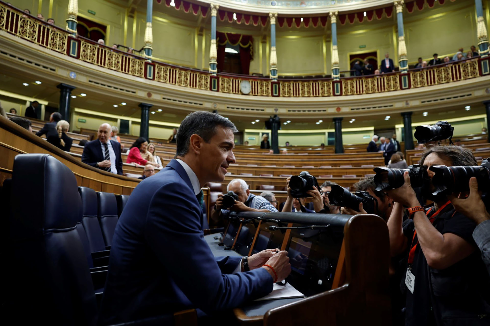 El presidente del Gobierno en los momentos previos a la sesión de control