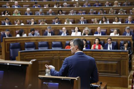 21/05/2025. Pedro Sánchez asiste a la sesión de control al Gobierno. El presidente del Gobierno, Pedro Sánchez, se dirige a los diputados du...