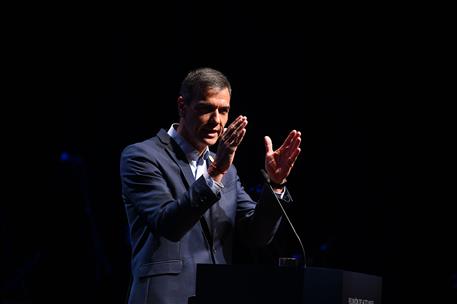 El presidente del Gobierno interviene en el encuentro con representantes de la sociedad civil.