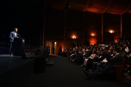 21/07/2025. Pedro Sánchez viaja a Chile. El presidente del Gobierno, Pedro Sánchez, interviene durante el encuentro con representantes de la...