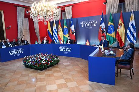 Los presidentes de Uruguay, Brasil, Chile, España  y Colombia en la Reunión de Alto Nivel Democracia Siempre