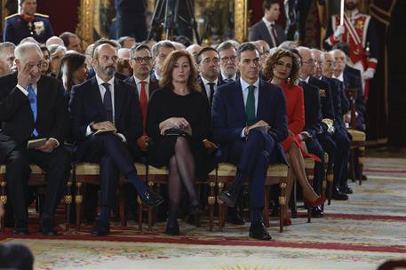 21/11/2025. Pedro Sánchez asiste a la imposición del Toisón de Oro a la reina Sofía, Felipe González, Miguel Herrero y Miquel Roca. El presi...