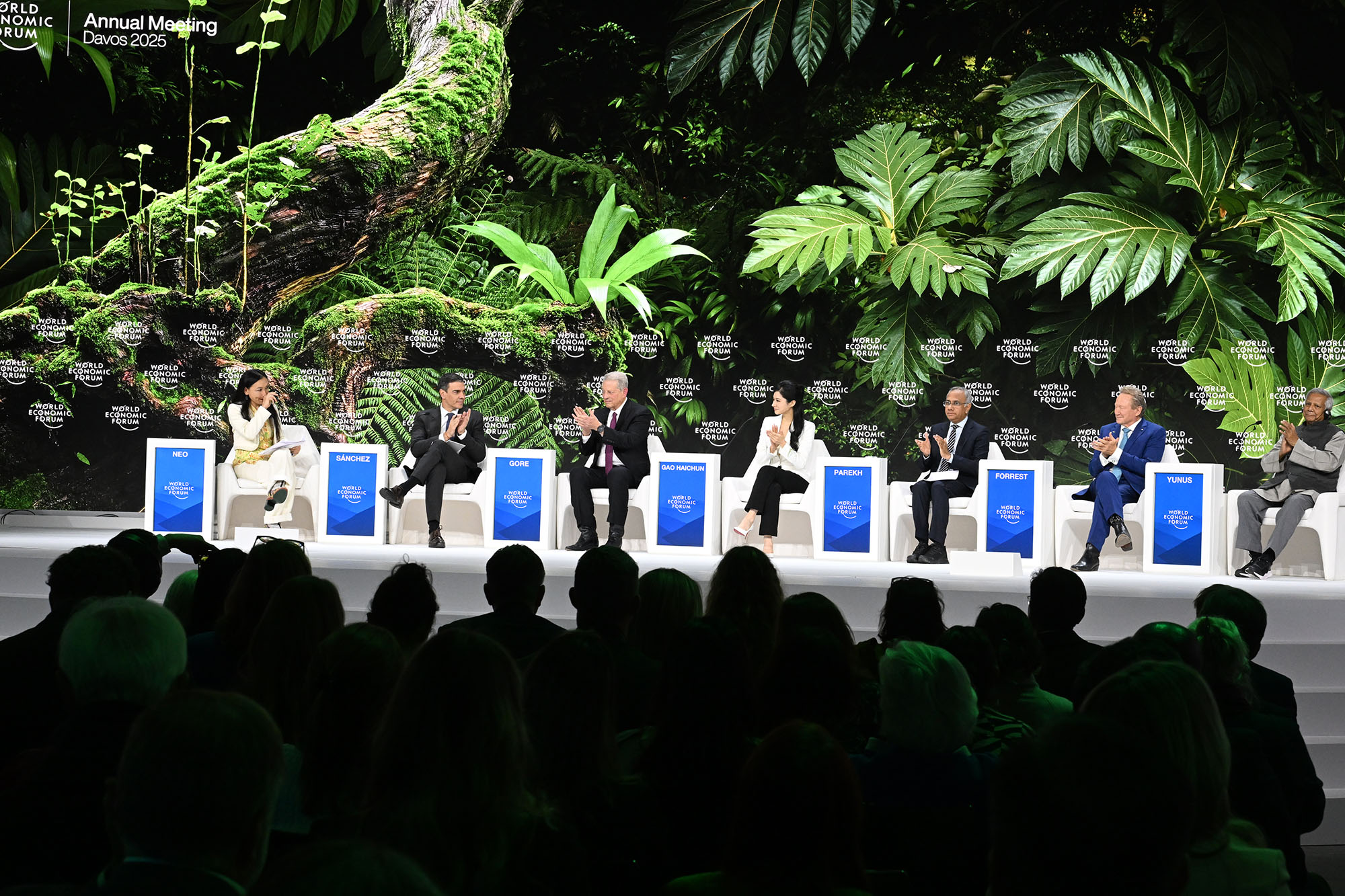 22/01/2025. Pedro Sánchez participa en la 55ª reunión anual del Foro Económico Mundial. El presidente del Gobierno, Pedro Sánchez, junto al ...