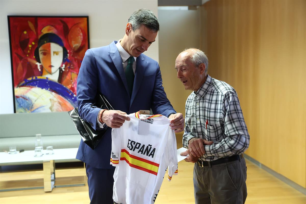 Pedro Sánchez junto a José Vicent