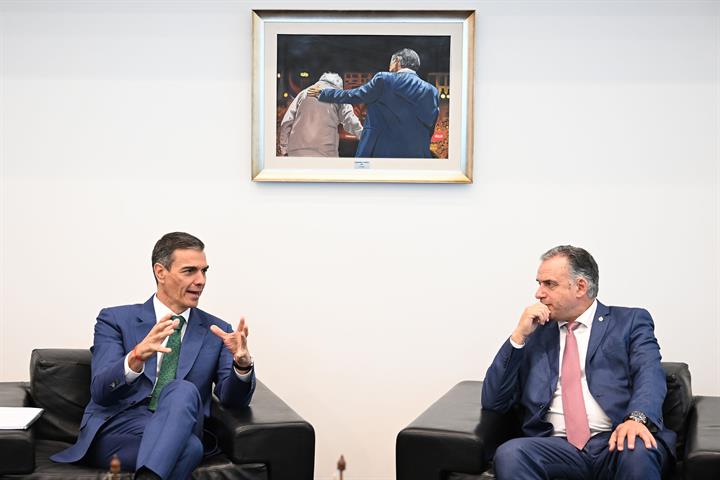 22/07/2025. Pedro Sánchez viaja a Uruguay. El presidente del Gobierno, Pedro Sánchez, y el presidente de la República Oriental del Uruguay, ...