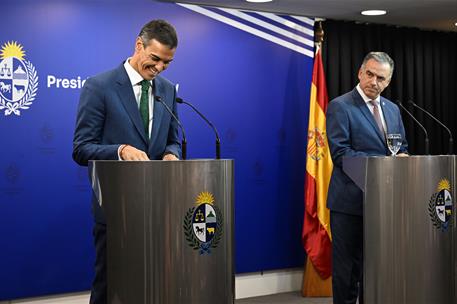 22/07/2025. Pedro S&#225;nchez viaja a Uruguay. Comparecencia conjunta del presidente del Gobierno, Pedro S&#225;nchez, con el presidente de la Rep&#250;bl...
