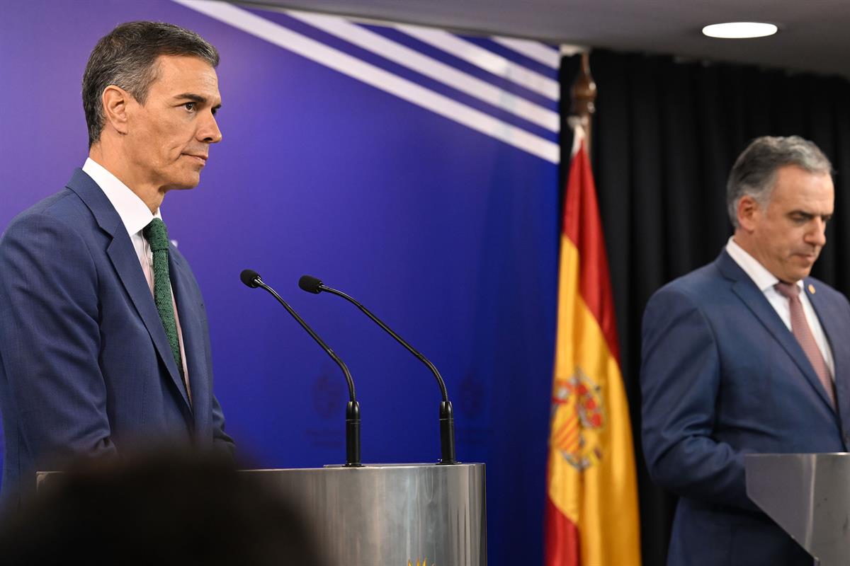 22/07/2025. Pedro Sánchez viaja a Uruguay. El presidente del Gobierno, Pedro Sánchez, comparece de manera conjunta con el presidente de la R...