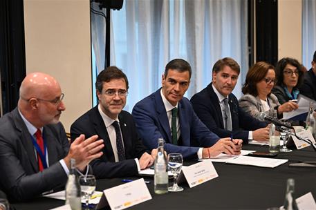 22/07/2025. Pedro Sánchez viaja a Uruguay. El presidente del Gobierno durante el encuentro con empresarios españoles.