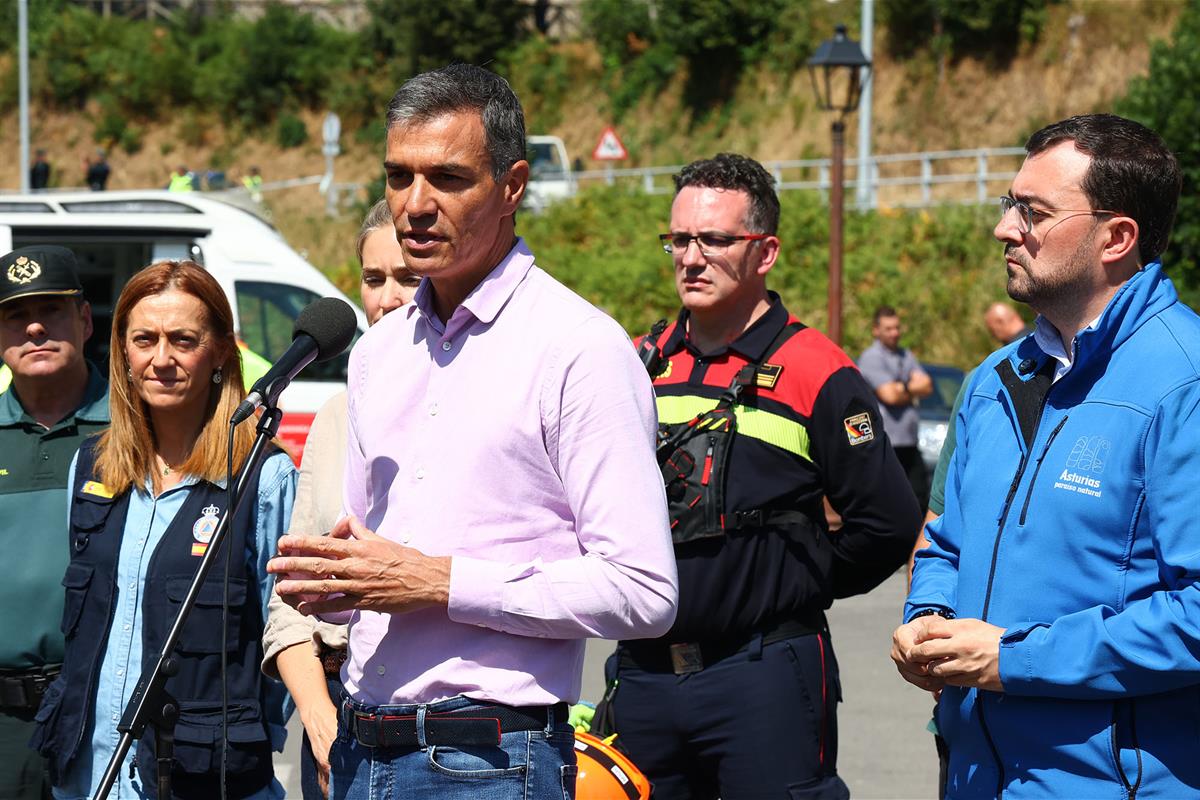 22/08/2025. El presidente del Gobierno viaja a la zona afectada por los incendios. El presidente del Gobierno, Pedro Sánchez, durante su com...