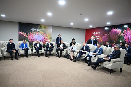 22/11/2025. Pedro Sánchez asiste a la Cumbre del G20 en Sudáfrica. El presidente del Gobierno, Pedro Sánchez, en la reunión de líderes de la...