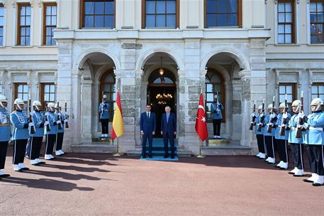 23/05/2025. El presidente del Gobierno viaja a Turquía. El presidente del Gobierno, Pedro Sánchez, junto al presidente de la República de Tu...