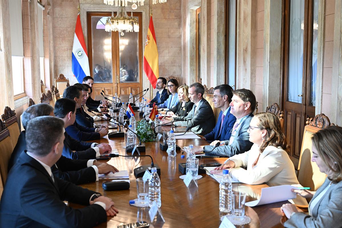 23/07/2025. Pedro Sánchez viaja a Paraguay. El presidente del Gobierno, Pedro Sánchez, y el presidente de Paraguay, Santiago Peña, durante l...