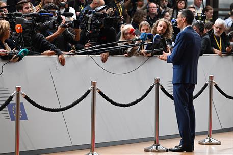 23/10/2025. Pedro Sánchez participa en la reunión del Consejo Europeo. El presidente del Gobierno, Pedro Sánchez, realiza declaraciones ante...