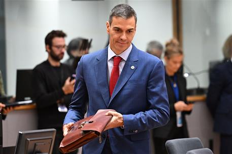 23/10/2025. Pedro Sánchez participa en la reunión del Consejo Europeo. El presidente del Gobierno, Pedro Sánchez, a su llegada a la reunión ...