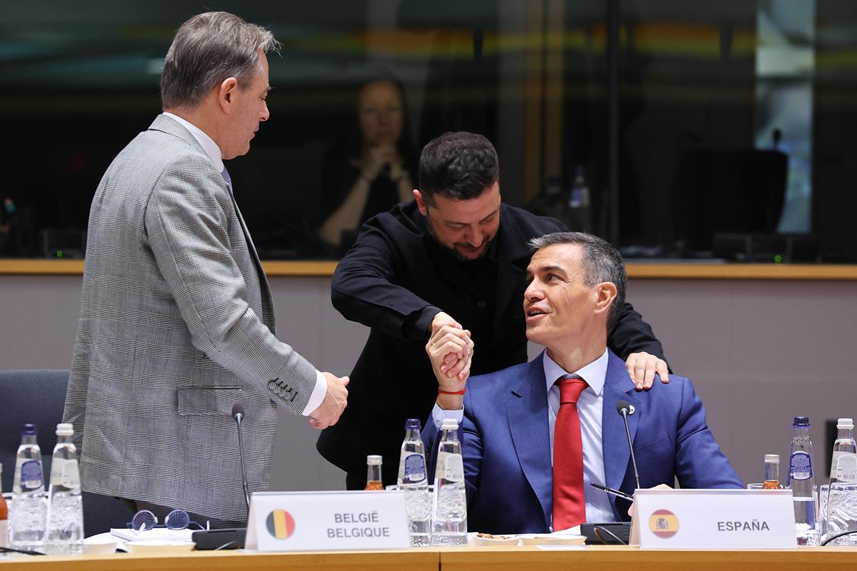 23/10/2025. Pedro Sánchez participa en la reunión del Consejo Europeo. El presidente del Gobierno, Pedro Sánchez, y el presidente de Ucrania...