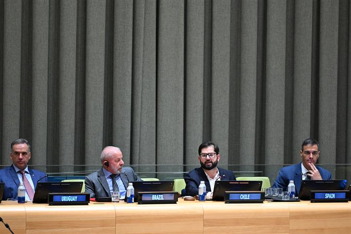 La Moncloa. 24/09/2025. España acogerá en 2026 la próxima cumbre "En Defensa de la Democracia" para defender los valores democráticos frente a los extremismos [Presidente/Actividad]