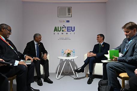 24/11/2025. Pedro Sánchez asiste a la Cumbre Unión Africana - Unión Europea. El presidente del Gobierno, Pedro Sánchez, y el presidente del ...