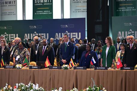 24/11/2025. Pedro Sánchez asiste a la Cumbre Unión Africana - Unión Europea. El presidente del Gobierno, Pedro Sánchez, durante la sesión pl...