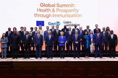 25/06/2025. El presidente del Gobierno participa en la Cumbre Global para el Futuro. Los líderes mundiales posan en la foto de familia de la...