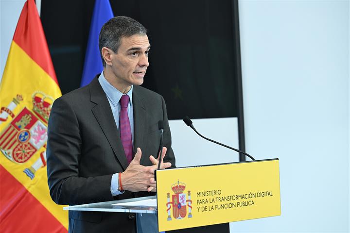 La Moncloa. 27/11/2025. Pedro Sánchez destaca que con el acuerdo para mejorar las condiciones del empleo público "ganan los servidores públicos y la ciudadanía" [Presidente/Actividad]