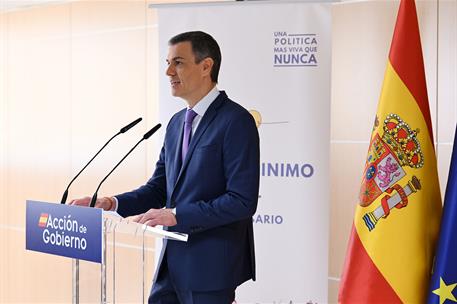 29/05/2025. Pedro Sánchez visita el centro telefónico y telemático de la Seguridad Social. El presidente del Gobierno, Pedro Sánchez, durant...