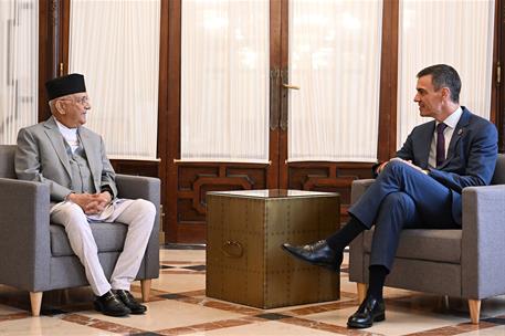29/06/2025. Pedro Sánchez mantiene un encuentro bilateral con el primer ministro de Nepal. El presidente del Gobierno, Pedro Sánchez convers...