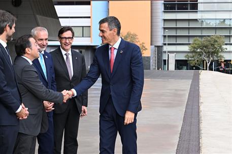 29/09/2025. Pedro Sánchez inaugura la Conferencia Mundial de la Unesco Mondiacult 2025. El presidente del Gobierno, Pedro Sánchez, saluda al...