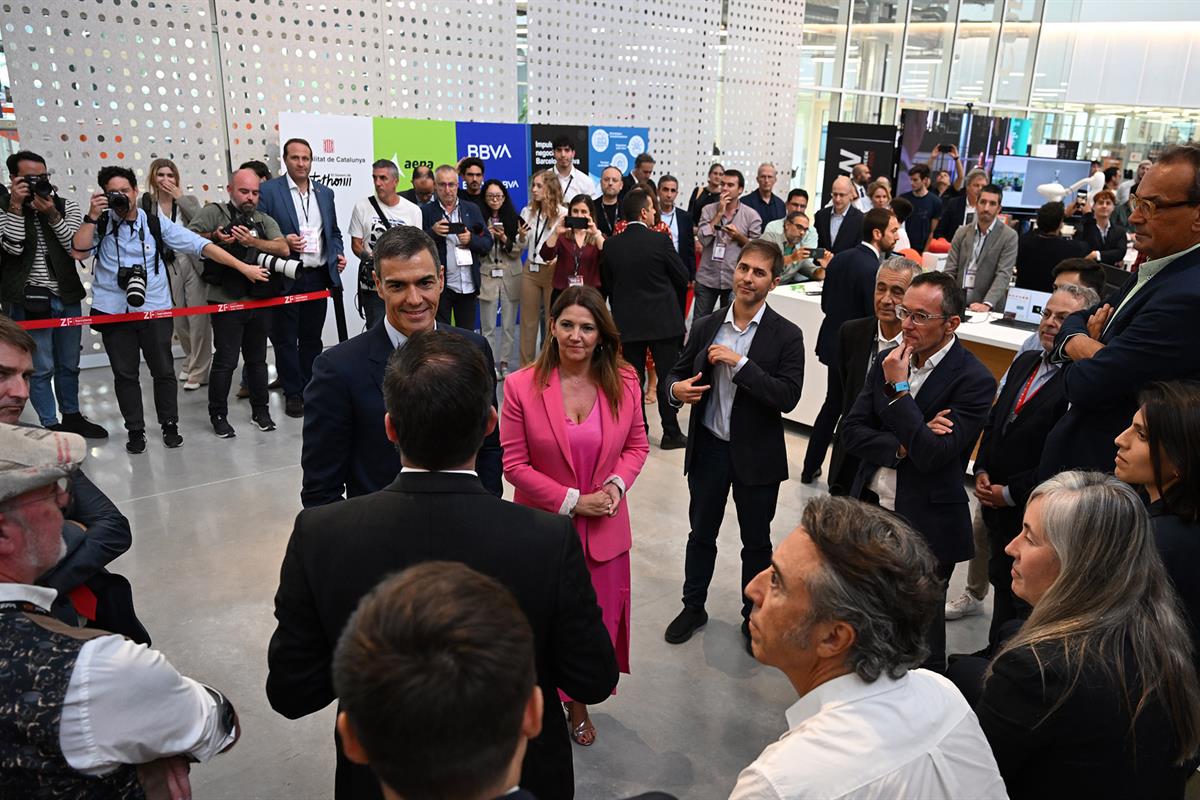 29/09/2025. Pedro Sánchez visita la Barcelona New Economy Week. El presidente del Gobierno, Pedro Sánchez, durante la visita a la sexta edic...