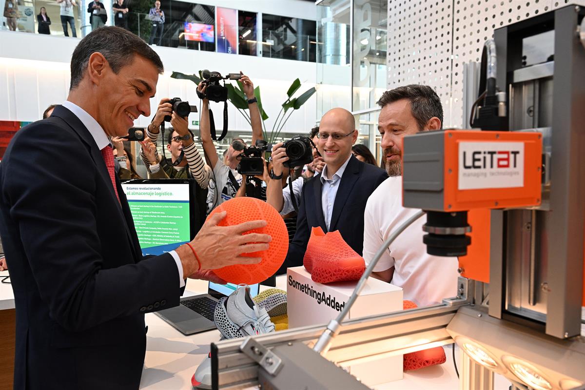 29/09/2025. Pedro Sánchez visita la Barcelona New Economy Week. El presidente del Gobierno, Pedro Sánchez, durante la visita a la sexta edic...