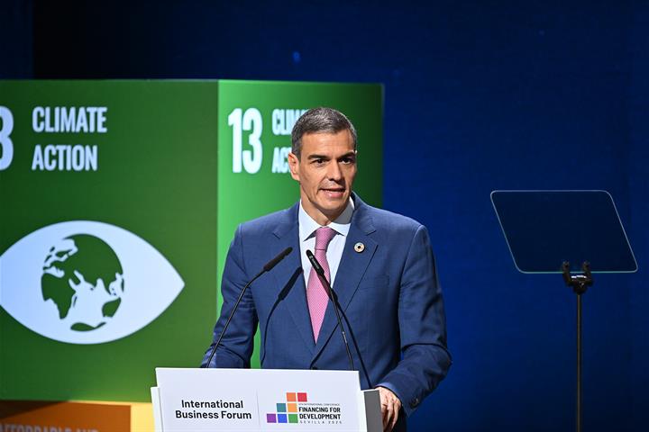 30/06/2025. El presidente del Gobierno inaugura el International Business Forum. El presidente del Gobierno, Pedro Sánchez, interviene en la...