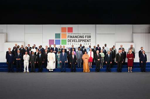 Fotografía de familia de la Conferencia