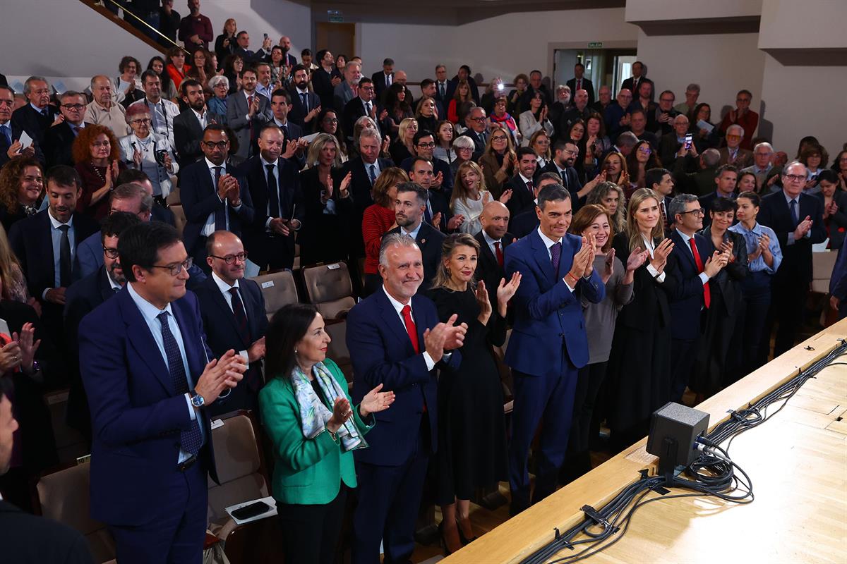 31/10/2025. Pedro Sánchez asiste al homenaje a las víctimas del golpe militar, la guerra y la dictadura. El presidente del Gobierno, Pedro S...