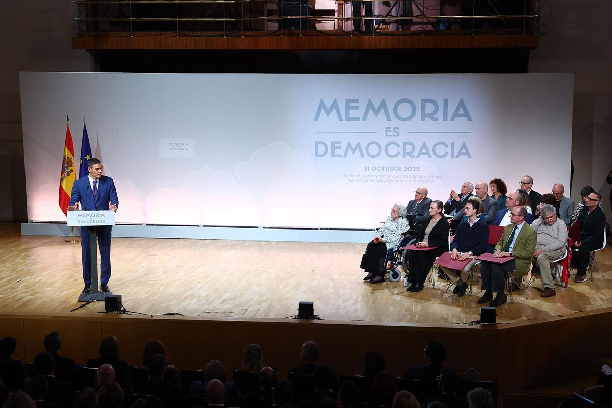 El presidente del Gobierno, durante su intervenci&oacute;n en el acto de recuerdo y homenaje